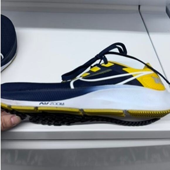 NEW!! "U OF M", Nike Air Zoom Pegasus 3,College, Team Spirit, Univercity, SZ 7.5 - Picture 16 of 16